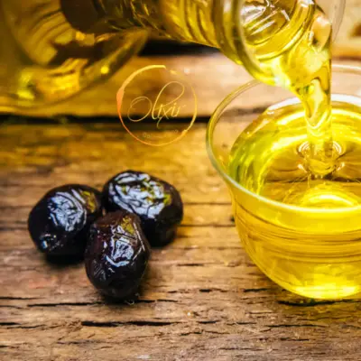 कोल्ड-प्रेस्ड विरुद्ध रिफाइंड तेल: आरोग्यासाठी कोणतं तेल श्रेष्ठ? (पोषक तत्वे, चव आणि तापमानावर आधारित सविस्तर तुलना)